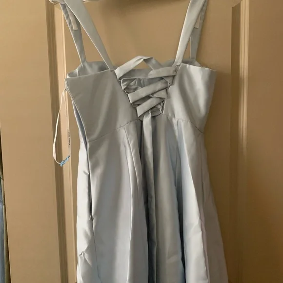 Elegant Blue Evening Gown - Picture 6 of 10